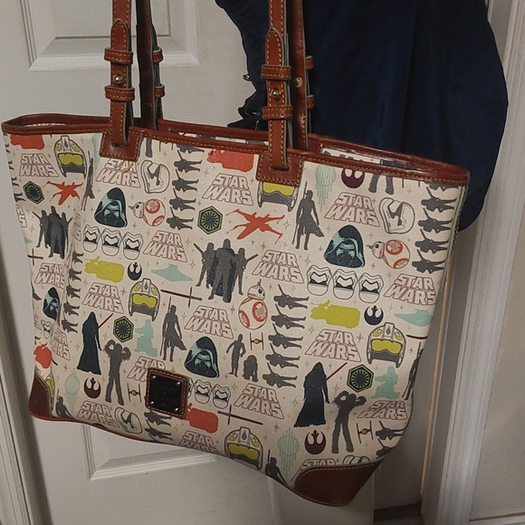 DOONEY & BOURKE STAR WARS SHOPPER VII LARGE ZIPPER TOTE SHOULDER BAG - Picture 2 of 16